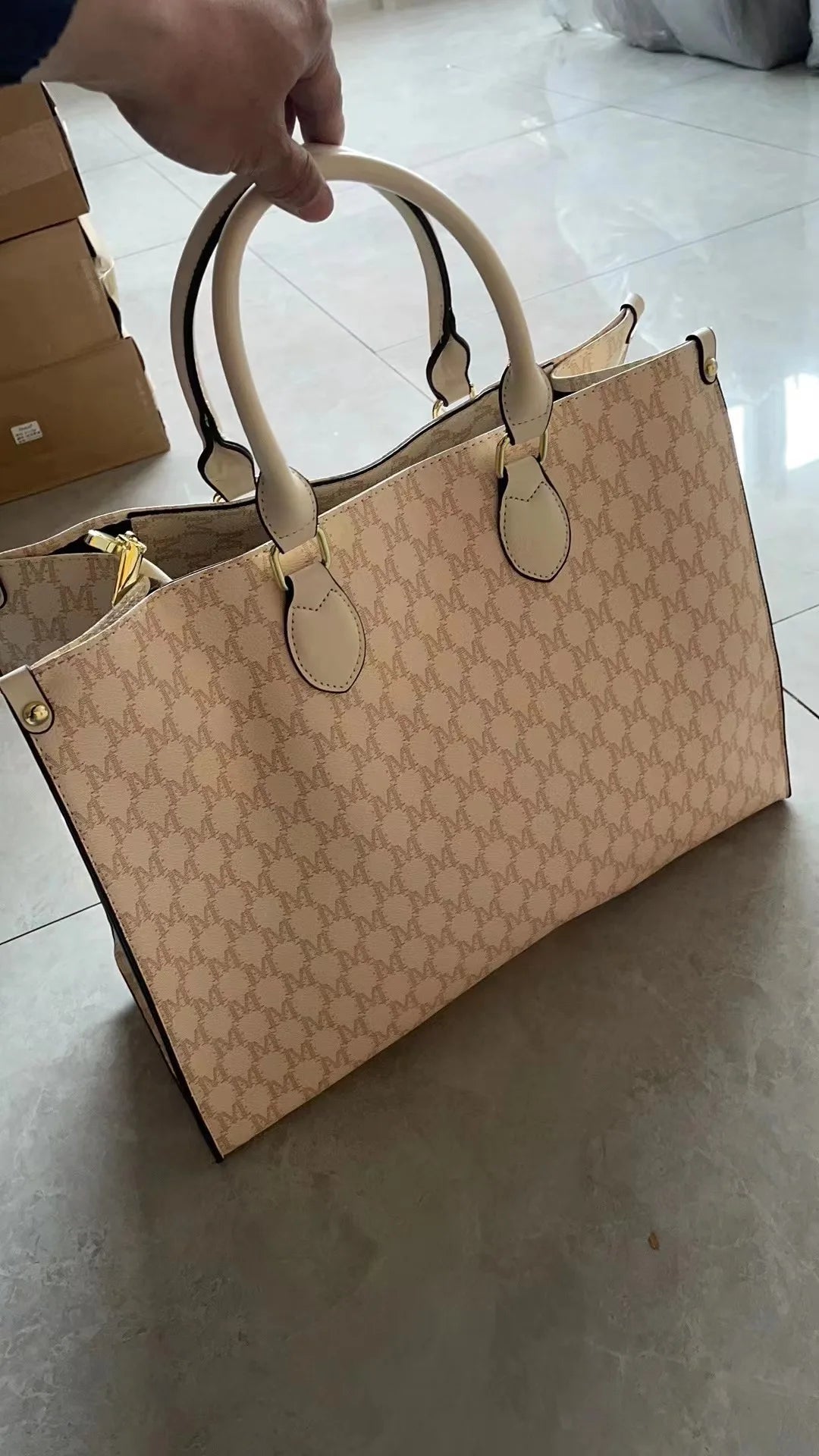 Retro PU Leather Letter Shoulder Commuter Handbag